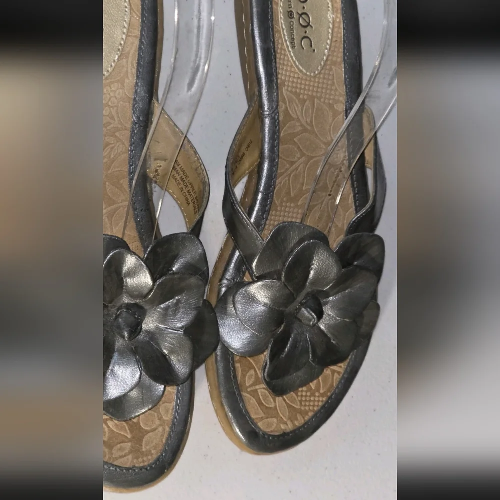 b.o.c. Silver Leather Flower Thong Sandals